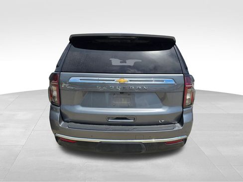 Used 2022 Chevrolet Suburban LT w/ LT Signature Plus Package RWD image 10