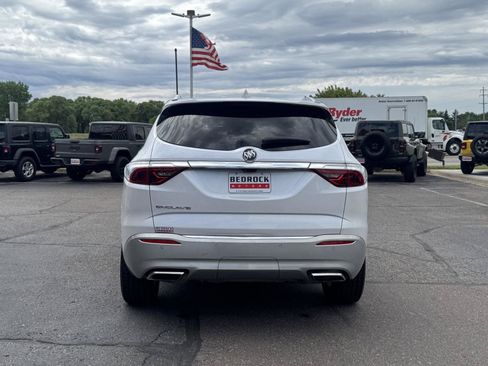 Used 2022 Buick Enclave Essence w/ Experience Buick Package FWD image 6