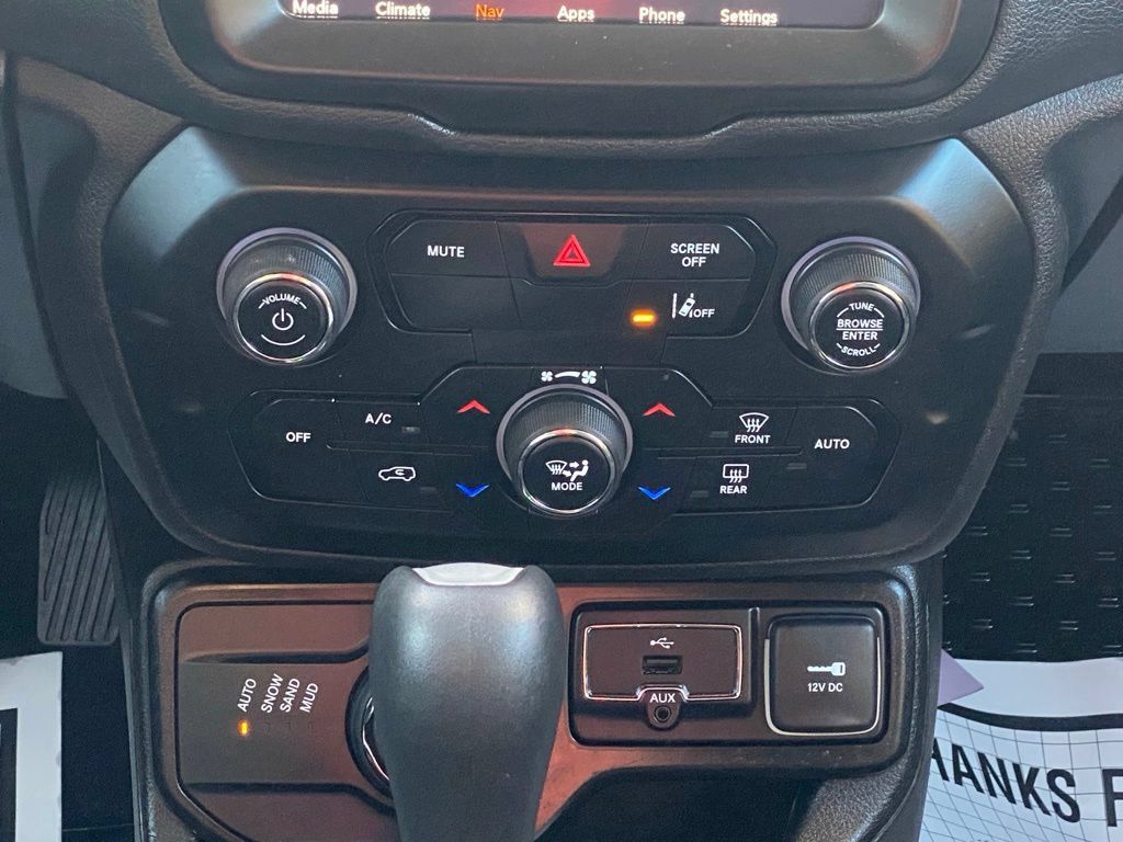 Used 2023 Jeep Renegade Latitude AWD/4WD image 23