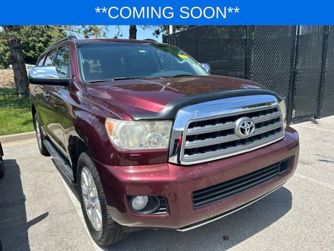 Used 2011 Toyota Sequoia Platinum AWD/4WD image 2
