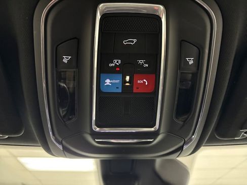 Used 2021 Jeep Grand Cherokee L Laredo image 51