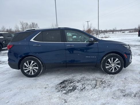 Used 2022 Chevrolet Equinox Premier image 2