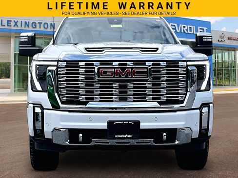 Used 2024 GMC Sierra 2500 Denali w/ Denali Reserve Package AWD/4WD image 3