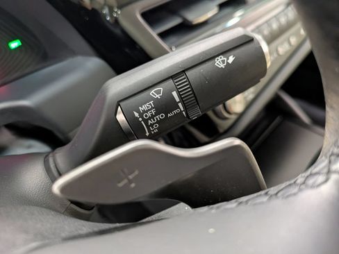 Used 2022 Lexus ES 300h w/ Premium Package FWD image 19