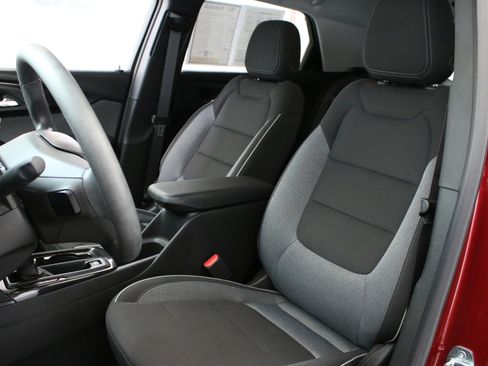 Certified 2023 Chevrolet TrailBlazer LT w/ Convenience Package FWD image 23