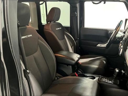 Used 2016 Jeep Wrangler Unlimited Rubicon w/ Dual Top Group image 29