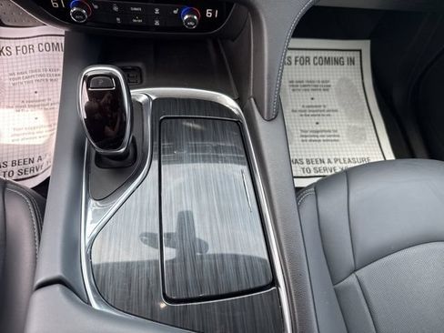 Used 2020 Buick Enclave Essence FWD image 33