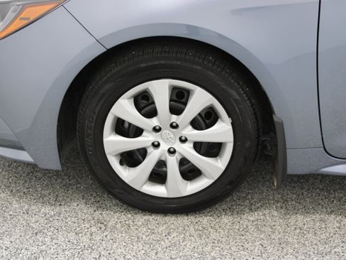 Used 2025 Toyota Corolla LE FWD image 11