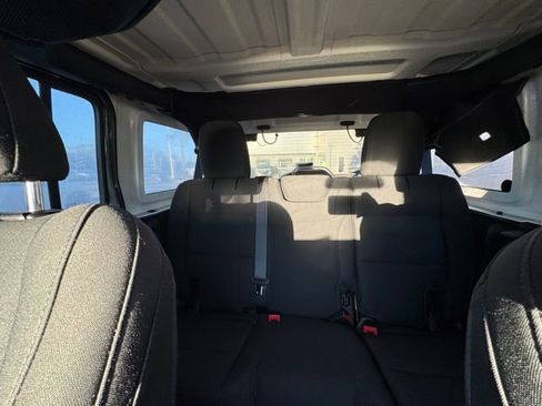 Used 2021 Jeep Wrangler Unlimited Sport S image 28