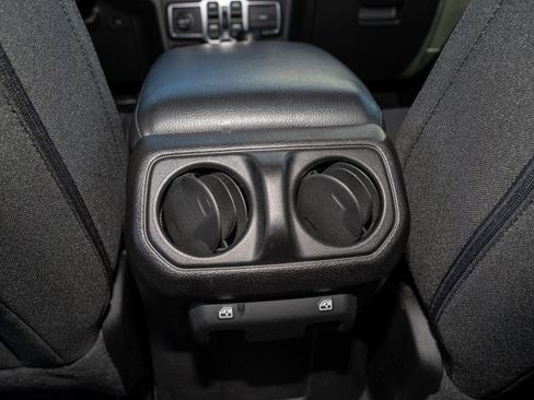 Used 2020 Jeep Wrangler Unlimited Sport S image 19