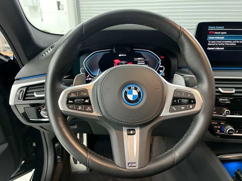 Used 2023 BMW 530e xDrive w/ Executive Package image 12