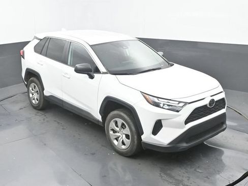 Used 2023 Toyota RAV4 LE FWD image 13