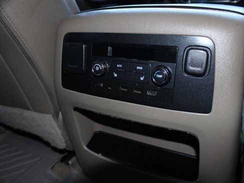 Used 2017 Chevrolet Tahoe Premier AWD/4WD image 18