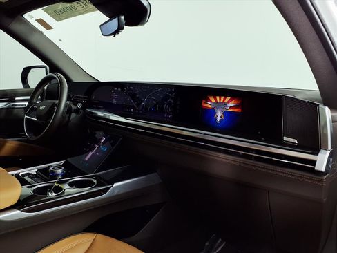 Certified 2025 Cadillac Escalade Premium Luxury w/ Touring Package image 10