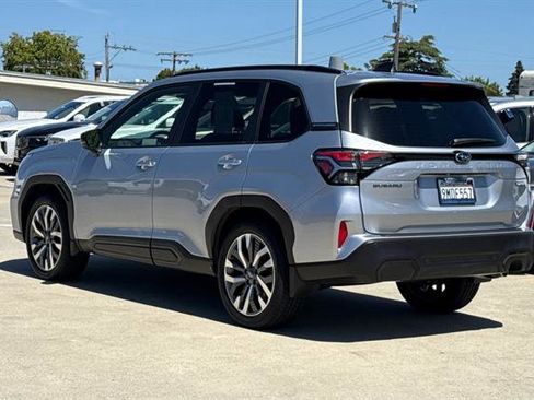 Used 2025 Subaru Forester Touring AWD/4WD image 5