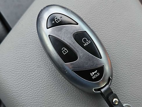 Certified 2025 Hyundai Elantra Sport image 33