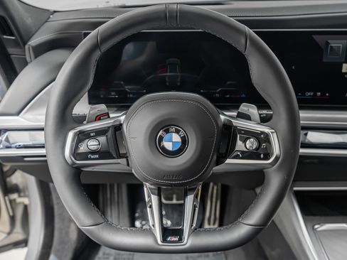 Used 2026 BMW 740i xDrive w/ Premium Package AWD/4WD image 15