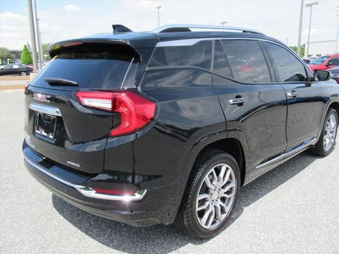 Used 2022 GMC Terrain Denali w/ LPO, Floor Liner Package AWD/4WD image 7