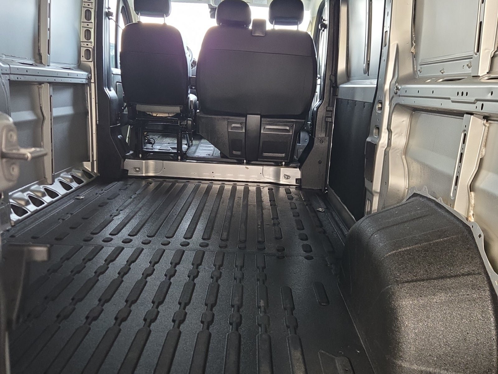 Used 2023 RAM ProMaster 1500 w/ Driver Convenience Group FWD image 9