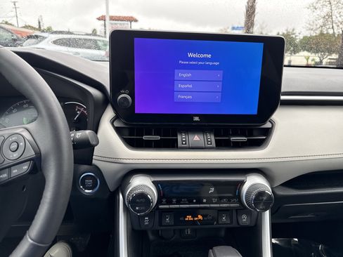 Used 2023 Toyota RAV4 XLE Premium image 27