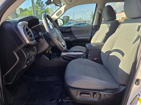 Used 2021 Toyota Tacoma SR5 RWD image 13