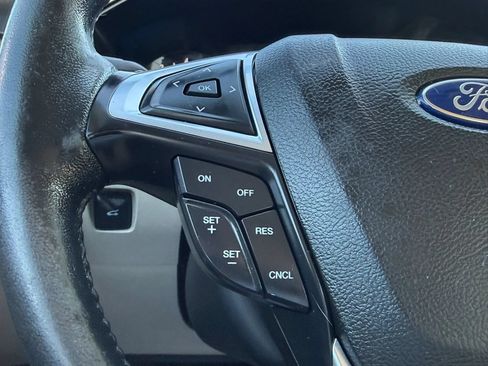 Used 2017 Ford Fusion SE FWD image 28
