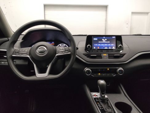 Used 2022 Nissan Altima 2.5 S FWD image 22