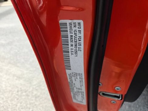 Used 2021 Jeep Cherokee Latitude FWD image 18