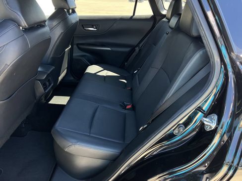 Used 2023 Toyota Venza XLE AWD/4WD image 23