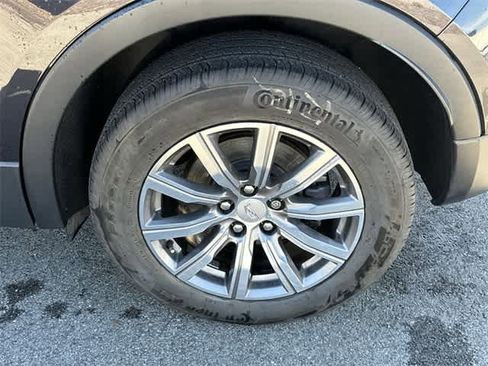 Used 2023 Cadillac XT4 Sport image 5