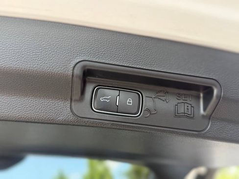 Used 2023 Ford Explorer XLT w/ Equipment Group 202A AWD/4WD image 18