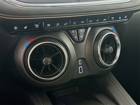 Used 2019 Chevrolet Blazer Premier w/ Driver Confidence II Package image 18