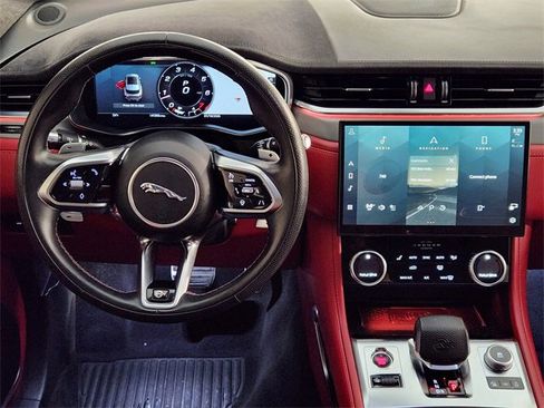 Used 2022 Jaguar F-PACE SVR image 27
