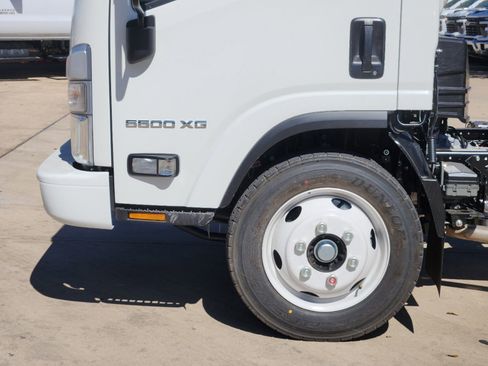 New 2025 Chevrolet Low Cab Forward 5500XG image 13
