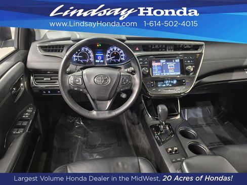 Used 2017 Toyota Avalon XLE image 12