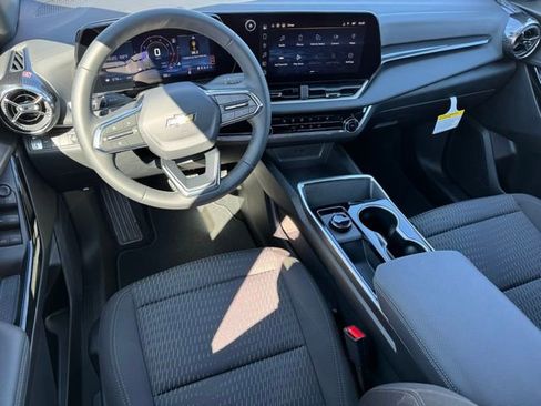 New 2026 Chevrolet Equinox LT w/ Safety and Technology Package AWD/4WD image 8