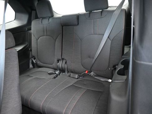 Used 2025 Honda Pilot Sport image 31