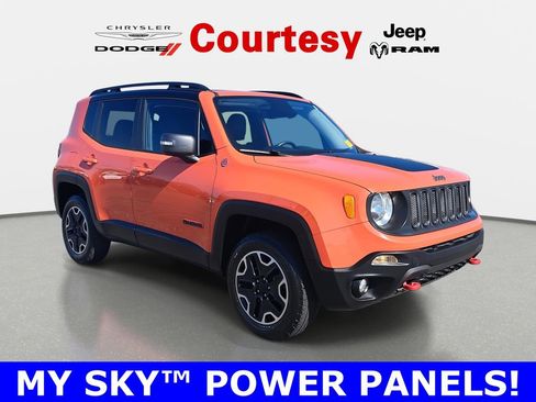 Used 2017 Jeep Renegade Trailhawk w/ Premium Trailhawk Package image 1