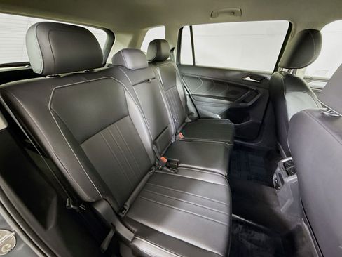 Certified 2024 Volkswagen Tiguan SE image 25