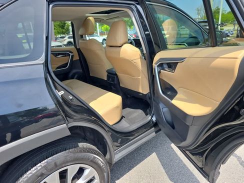 Used 2022 Toyota RAV4 XLE Premium AWD/4WD image 27