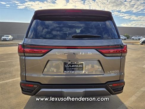 Used 2024 Lexus LX 600 4WD w/ Luxury Package image 5