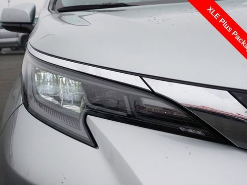 Certified 2024 Toyota Sienna XLE image 6