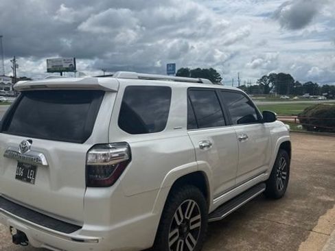 Used 2017 Toyota 4Runner Limited AWD/4WD image 4