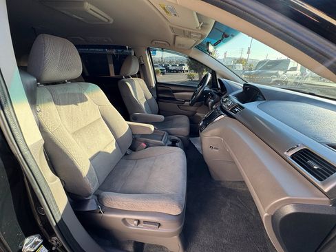 Used 2016 Honda Odyssey SE image 24