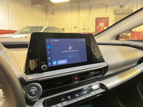 Used 2025 Toyota Prius LE image 21