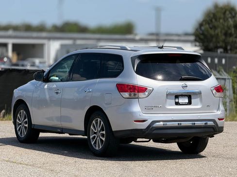 Used 2015 Nissan Pathfinder SV image 10