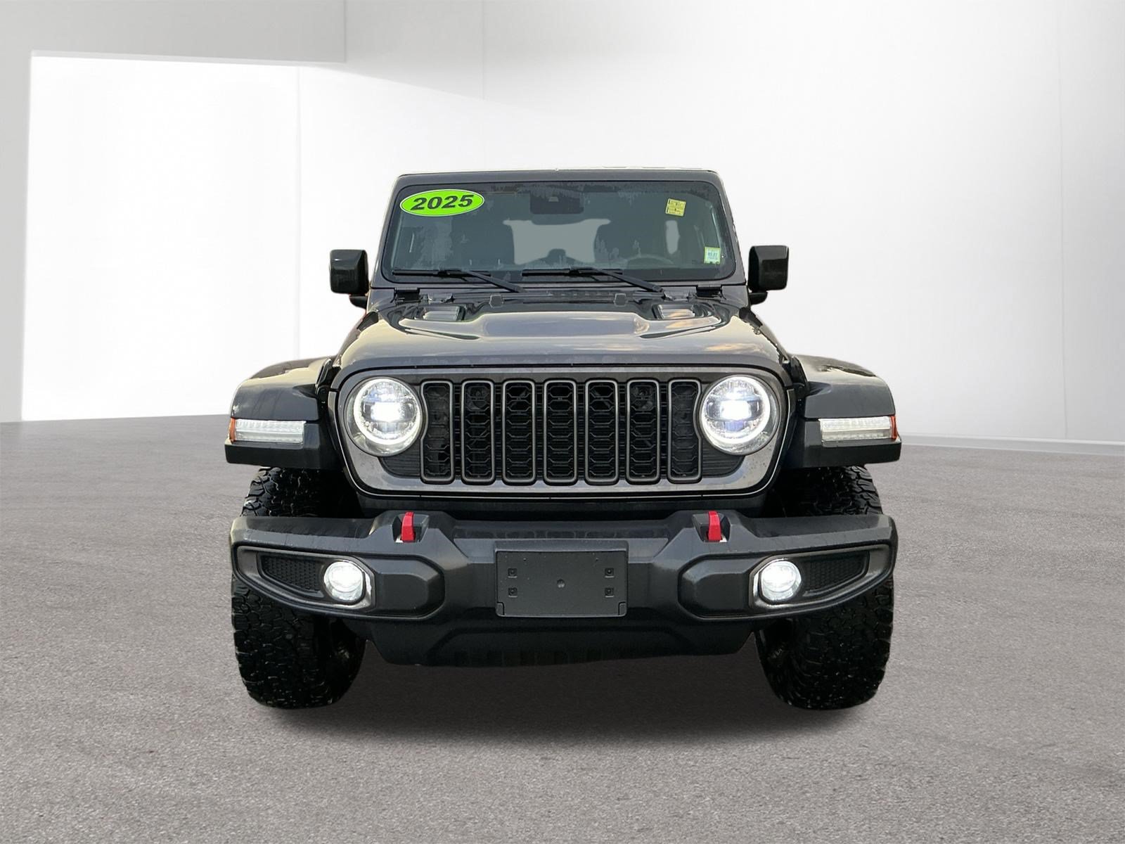 Used 2025 Jeep Wrangler Unlimited Rubicon w/ Convenience Group AWD/4WD image 8