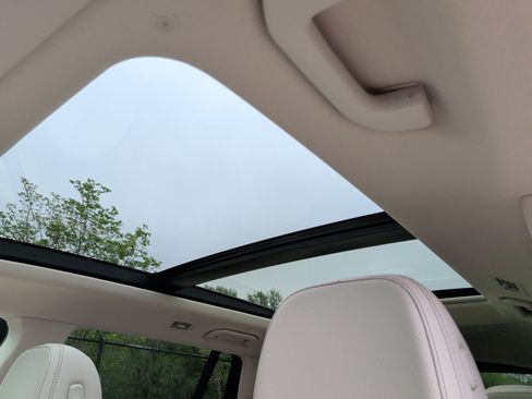 Used 2026 Mercedes-Benz GLS 450 4MATIC image 32