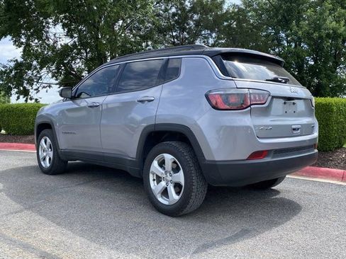 Used 2018 Jeep Compass Latitude w/ Popular Equipment Group AWD/4WD image 9