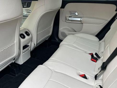 Certified 2025 Mercedes-Benz GLB 250 image 11